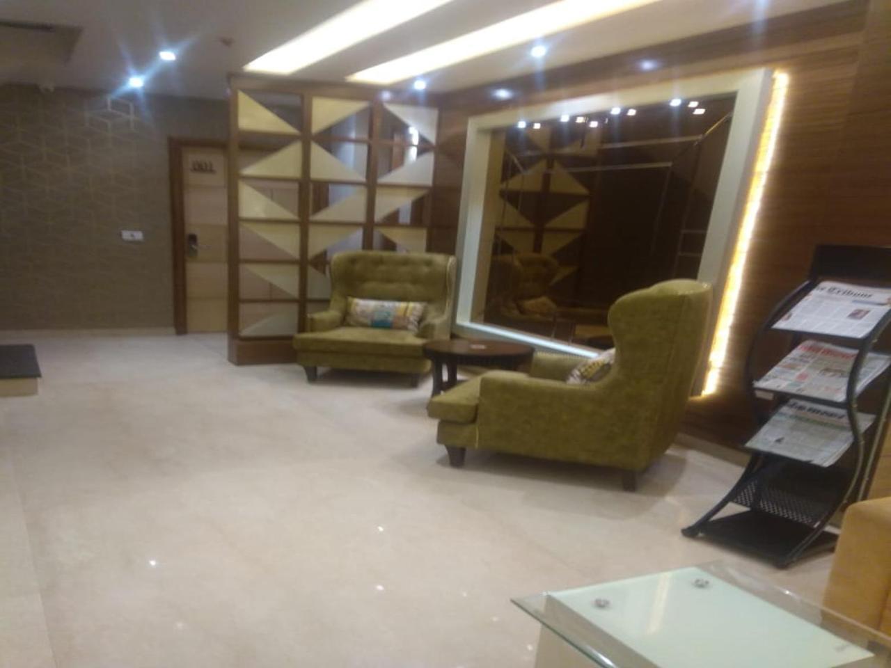 Csjs Inn By Krishna Group Of Hotels Αμριτσάρ Εξωτερικό φωτογραφία