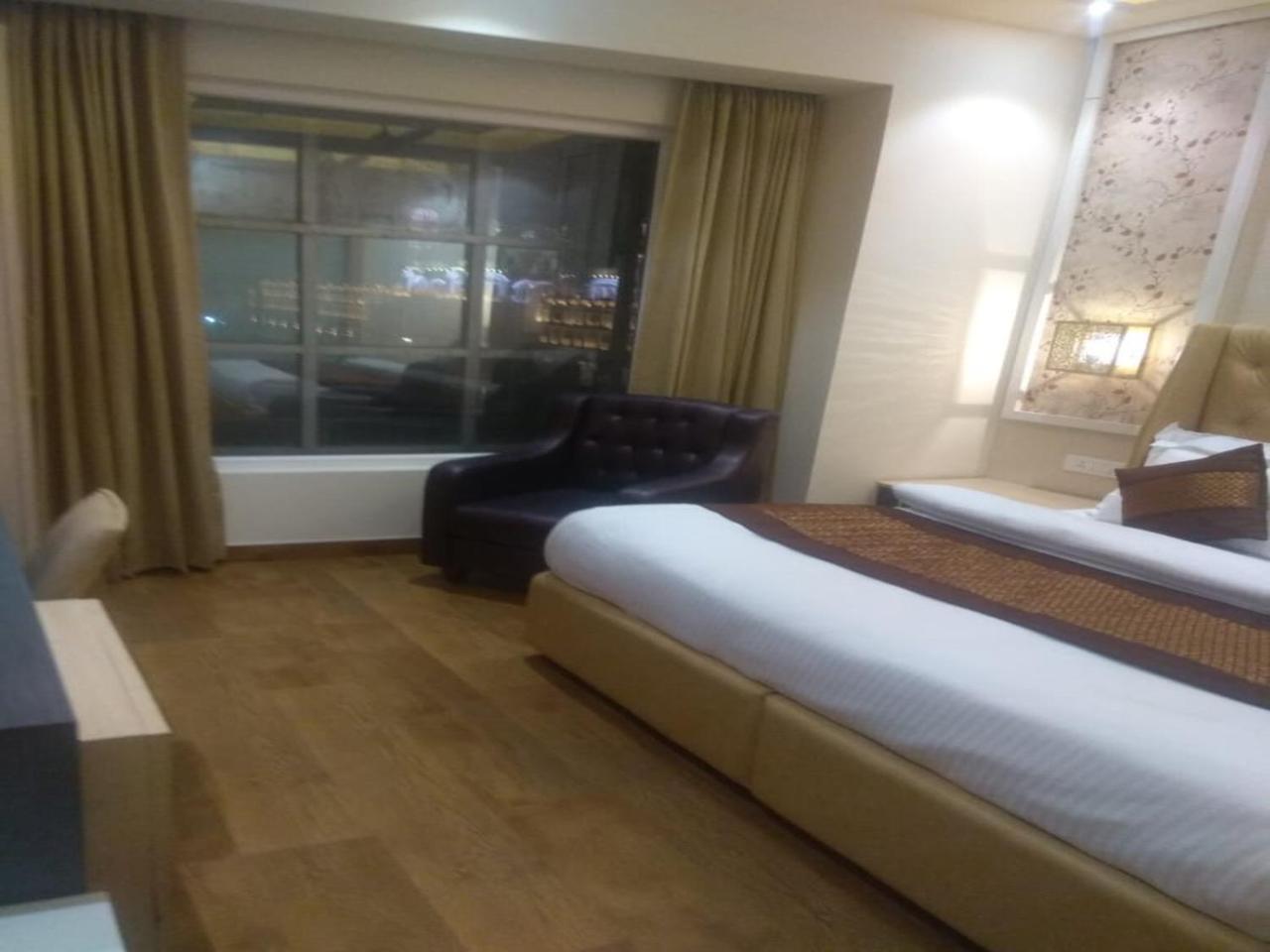 Csjs Inn By Krishna Group Of Hotels Αμριτσάρ Εξωτερικό φωτογραφία