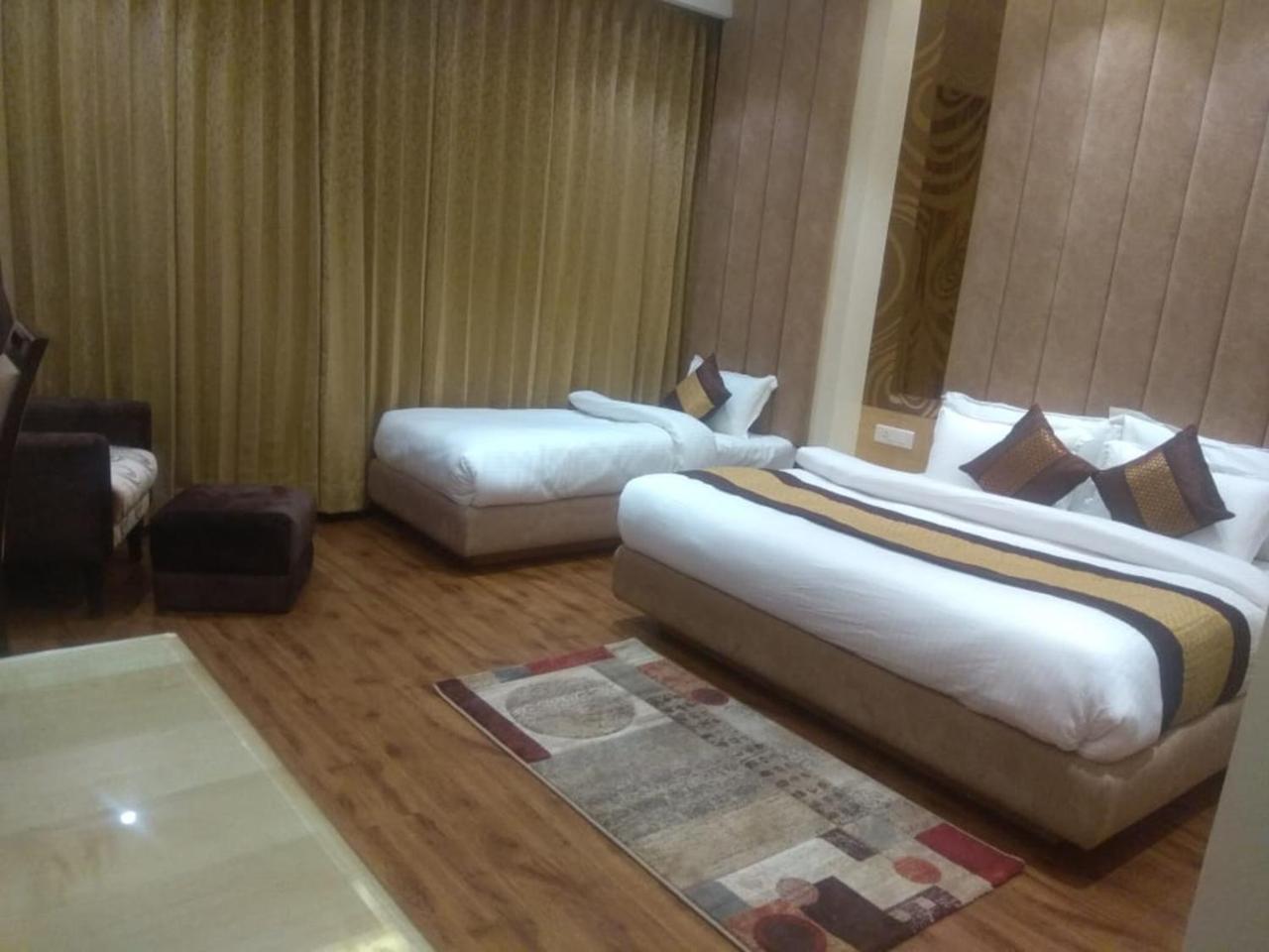 Csjs Inn By Krishna Group Of Hotels Αμριτσάρ Εξωτερικό φωτογραφία