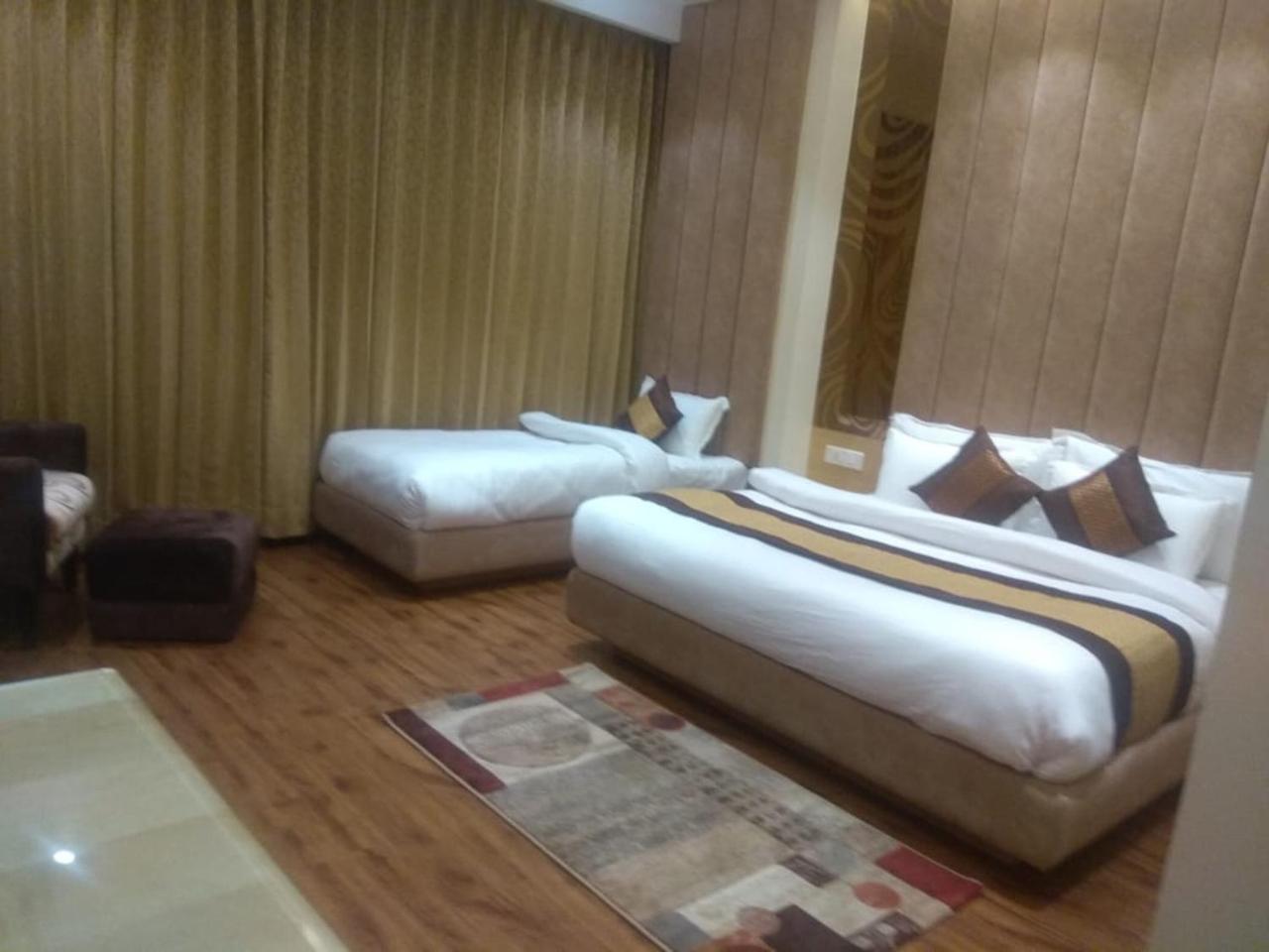 Csjs Inn By Krishna Group Of Hotels Αμριτσάρ Εξωτερικό φωτογραφία
